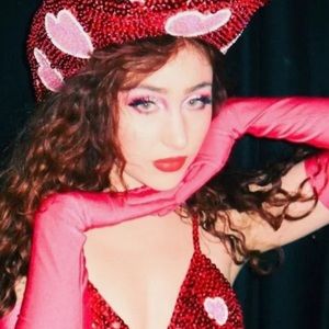 Meet your Posher, Kenzie